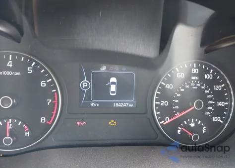 2018 Kia Optima S z USA, uszkodzony, nr VIN 5XXGT4L31JG247689